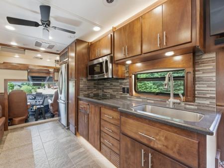 Used 2022 Renegade 41’ Tandem Axle Motorcoach