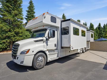 Used 2022 Renegade 41’ Tandem Axle Motorcoach