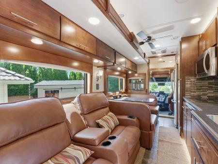 Used 2022 Renegade 41’ Tandem Axle Motorcoach