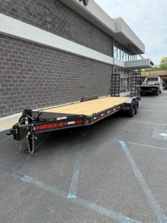 New 2027 MAXX-D EHX8322 Equipment Trailer