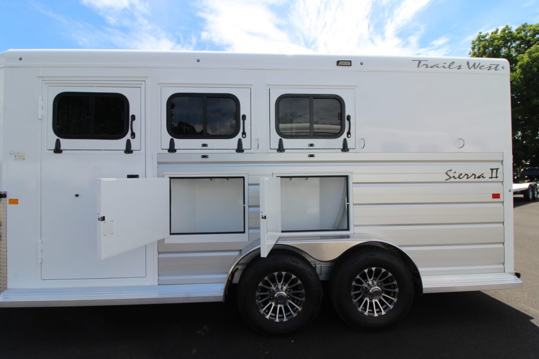 New 2027 Trails West Sierra II w/ Mangers - Extra Tall - Escape Door - 1ft added to tack room