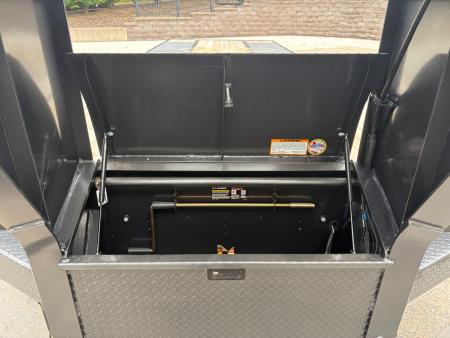 New Diamond C 30' FMAX210SS Gooseneck w/Max Ramps