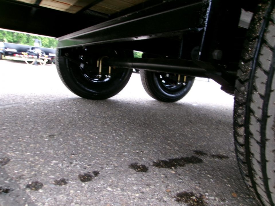New 2026 PJ Trailers F8J2272BSYK Deckover Trailer