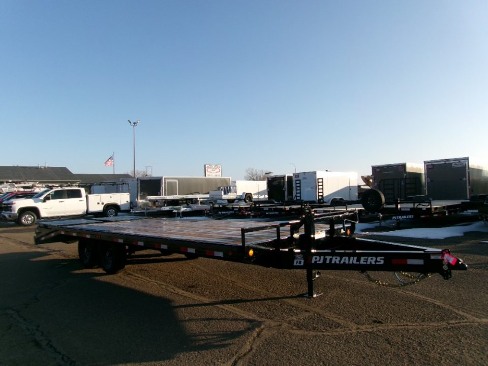 New 2026 PJ Trailers F8J2272BSYK Deckover Trailer