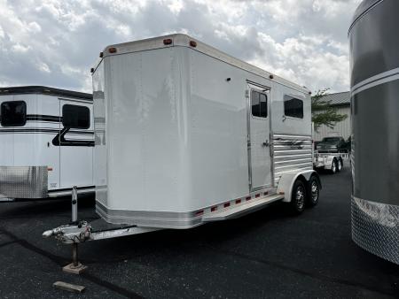Consignment 2007 Dream Coach 3H Slant BP Horse Trailer w/ Dressing Room