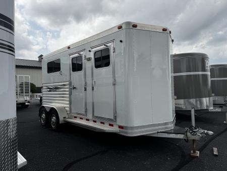 Consignment 2007 Dream Coach 3H Slant BP Horse Trailer w/ Dressing Room
