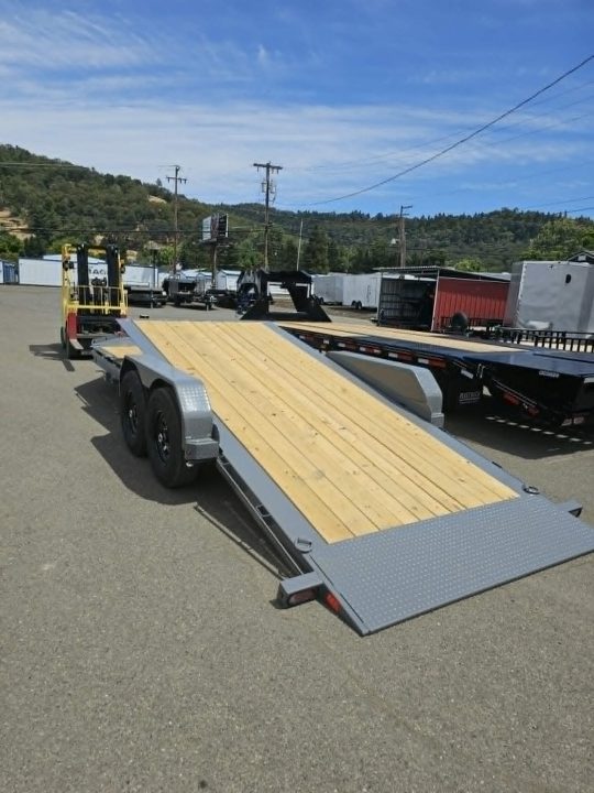 New SALE! EQUIPMENT 2026 Diamond C Trailers HDT207 82X20 15500 GVWR SPLIT-TILT TRAILER CEMENT GRAY