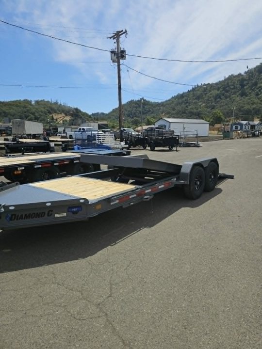 New SALE! EQUIPMENT 2026 Diamond C Trailers HDT207 82X20 15500 GVWR SPLIT-TILT TRAILER CEMENT GRAY