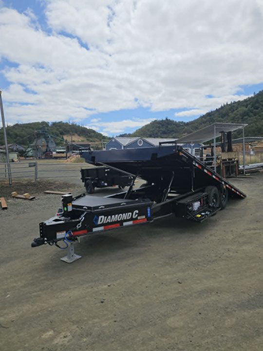 New DECKOVER 2026 Diamond C Trailers DET207 20' X 102" 15,500 GVWR FULL TILT BLUETOOTH ONYX BLACK