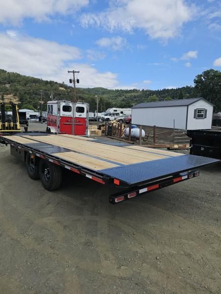 New DECKOVER 2026 Diamond C Trailers DET207 20' X 102" 15,500 GVWR FULL TILT BLUETOOTH ONYX BLACK