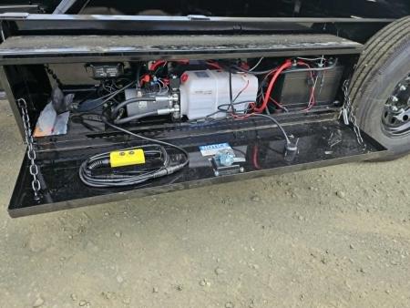 New DECKOVER 2026 Diamond C Trailers DET207 20' X 102" 15,500 GVWR FULL TILT BLUETOOTH ONYX BLACK
