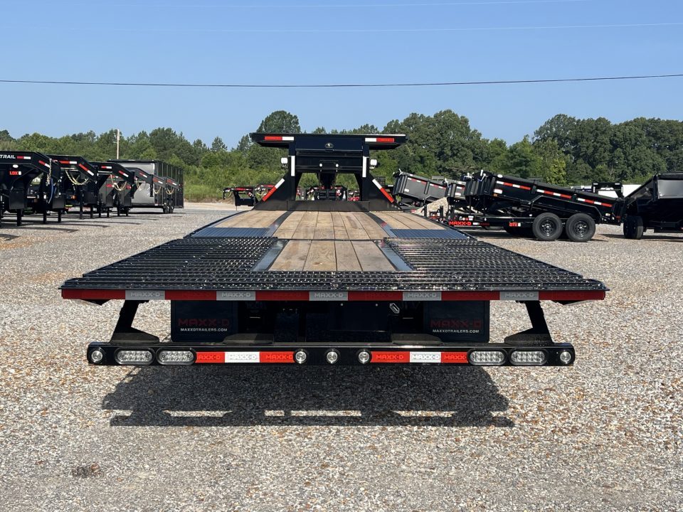 New 2027 MAXXD Hydraulic Dovetail Gooseneck Trailer | 34' x 102' 30K GVWR