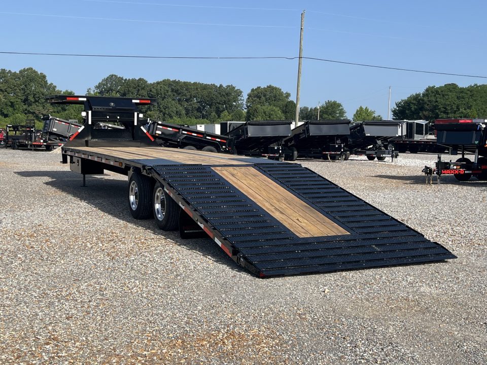 New 2027 MAXXD Hydraulic Dovetail Gooseneck Trailer | 34' x 102' 30K GVWR