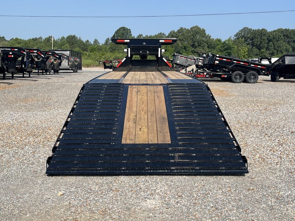 New 2027 MAXXD Hydraulic Dovetail Gooseneck Trailer | 34' x 102' 30K GVWR