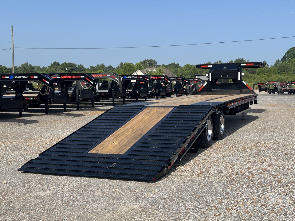 New 2027 MAXXD Hydraulic Dovetail Gooseneck Trailer | 34' x 102' 30K GVWR