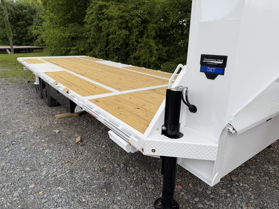 New 2026 Diamond C DET210 Tilt Trailer 102”X24’ SOLAR CHARGER HYDRO JACKS & WIRELESS REMOTE