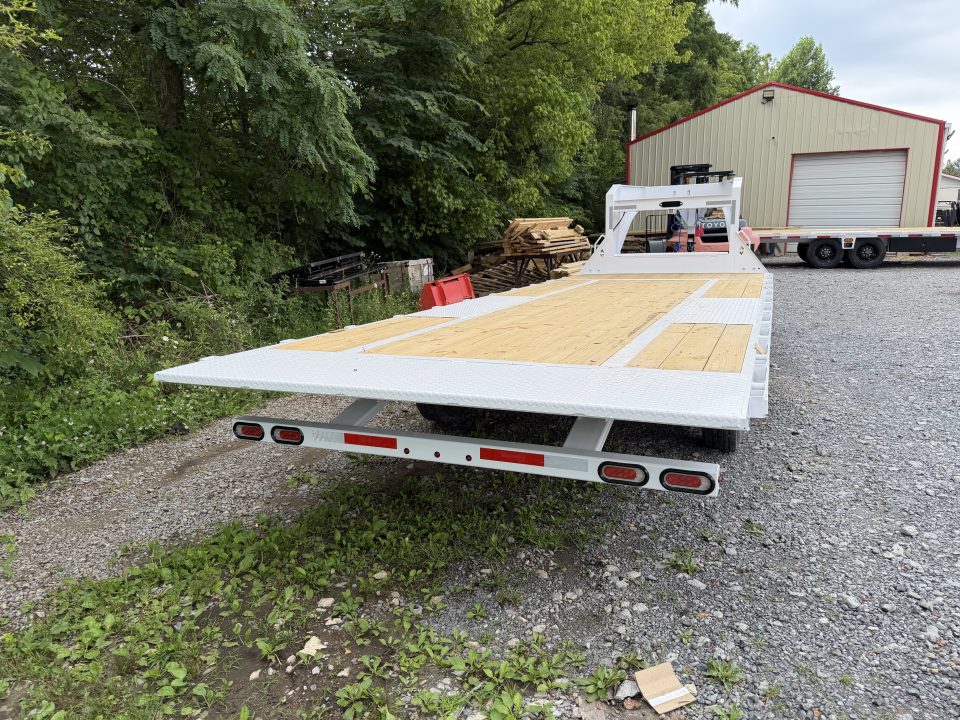 New 2026 Diamond C DET210 Tilt Trailer 102”X24’ SOLAR CHARGER HYDRO JACKS & WIRELESS REMOTE