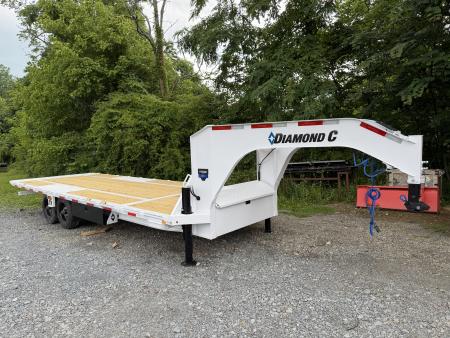 New 2026 Diamond C DET210 Tilt Trailer 102”X24’ SOLAR CHARGER HYDRO JACKS & WIRELESS REMOTE