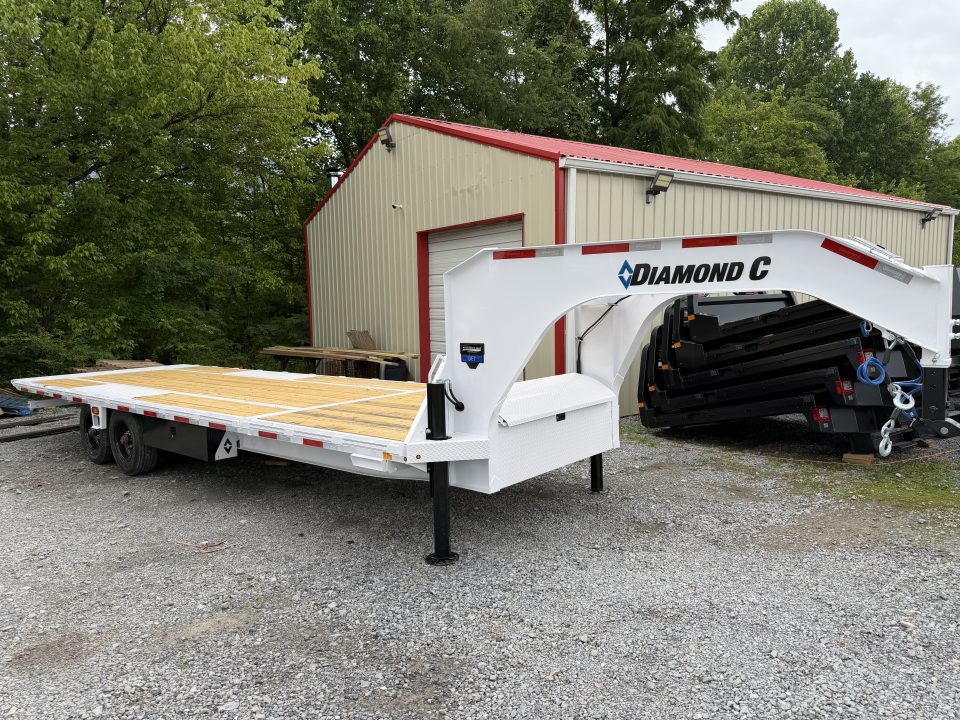 New 2026 Diamond C DET210 Tilt Trailer 102”X26’ HYDRO JACKS SOLAR CHARGER & WIRELESS REMOTE