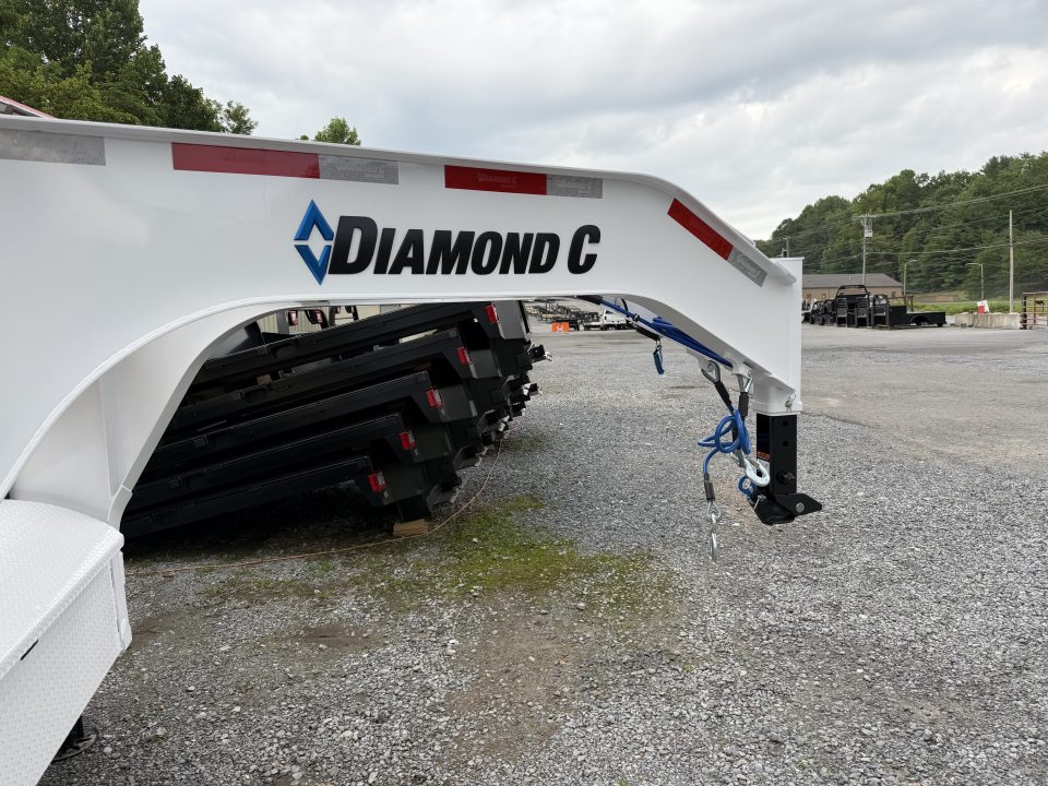 New 2026 Diamond C DET210 Tilt Trailer 102”X26’ HYDRO JACKS SOLAR CHARGER & WIRELESS REMOTE