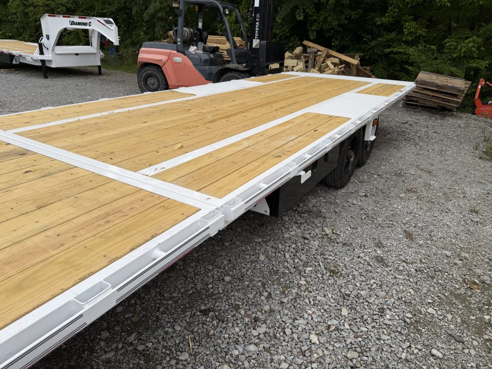 New 2026 Diamond C DET210 Tilt Trailer 102”X26’ HYDRO JACKS SOLAR CHARGER & WIRELESS REMOTE