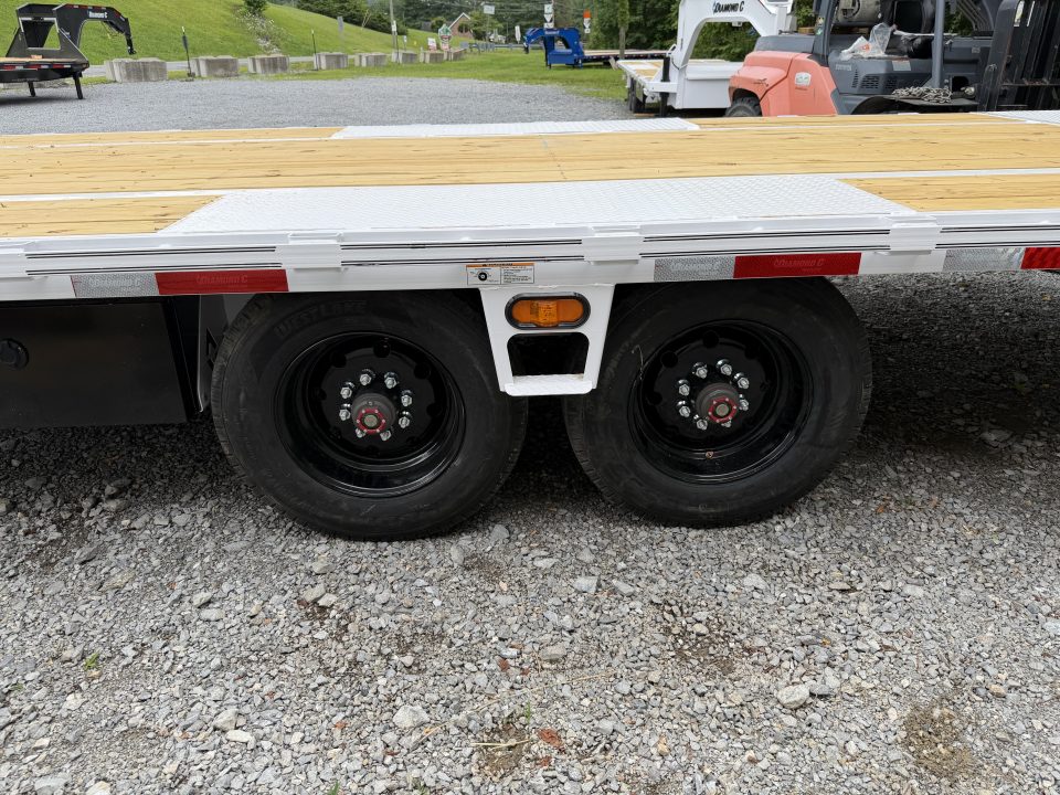 New 2026 Diamond C DET210 Tilt Trailer 102”X26’ HYDRO JACKS SOLAR CHARGER & WIRELESS REMOTE