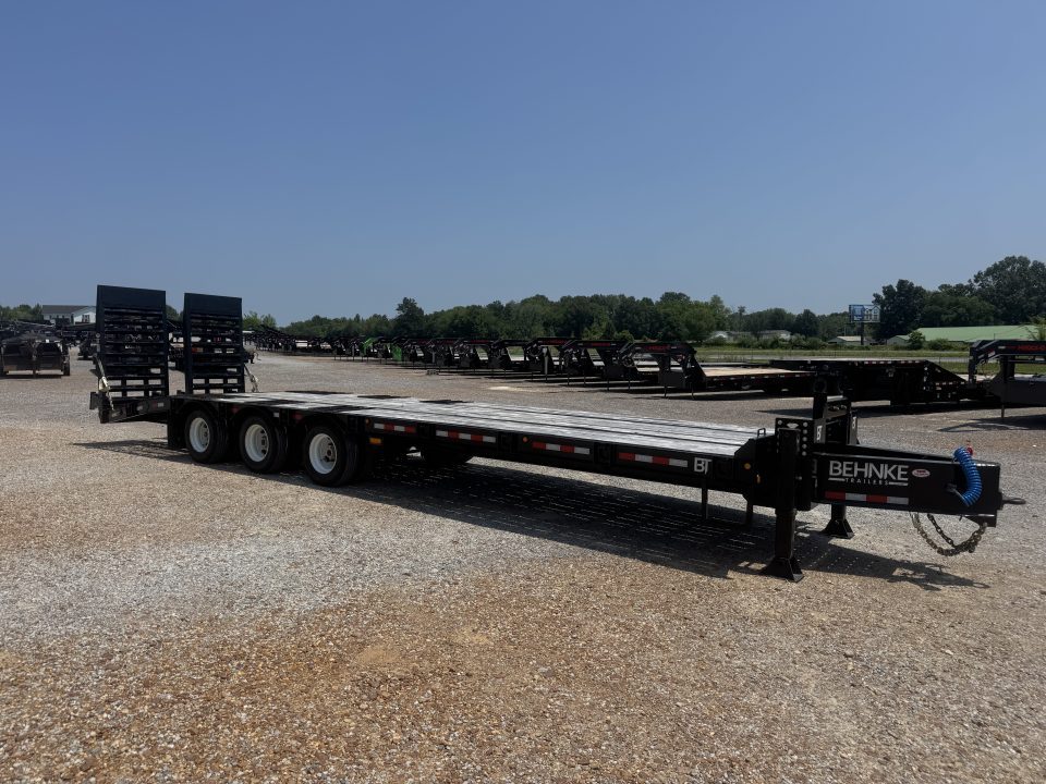 Used 2025 Behnke 102"x33' 25 TON Pintle Hitch Trailer *AIR RAMPS*