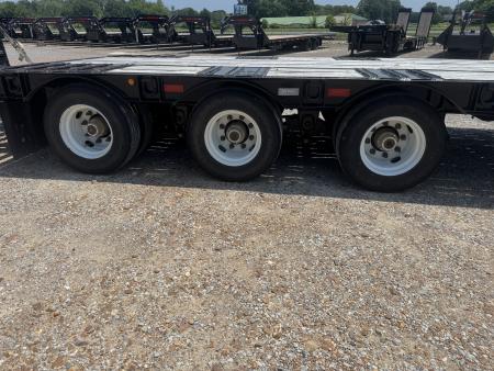 Used 2025 Behnke 102"x33' 25 TON Pintle Hitch Trailer *AIR RAMPS*