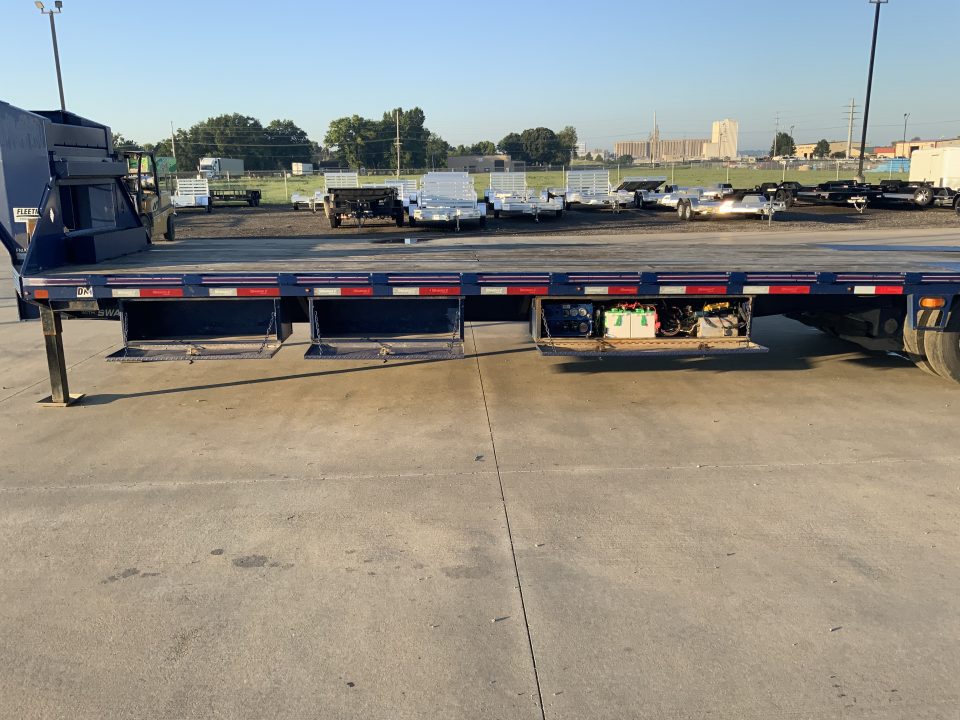 Used 2022 Diamond C Trailers FMAX 216 102 x 38 Hydraulic Dovetail