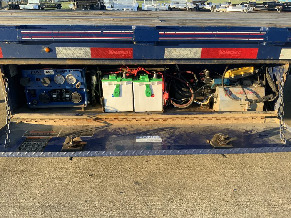 Used 2022 Diamond C Trailers FMAX 216 102 x 38 Hydraulic Dovetail