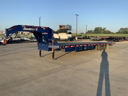 Used 2022 Diamond C Trailers FMAX 216 102 x 38 Hydraulic Dovetail