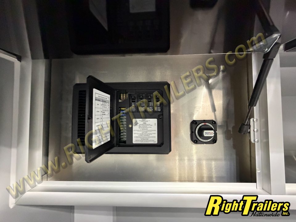 New 2026 inTech Trailers 8.5X32 Racing Trailer