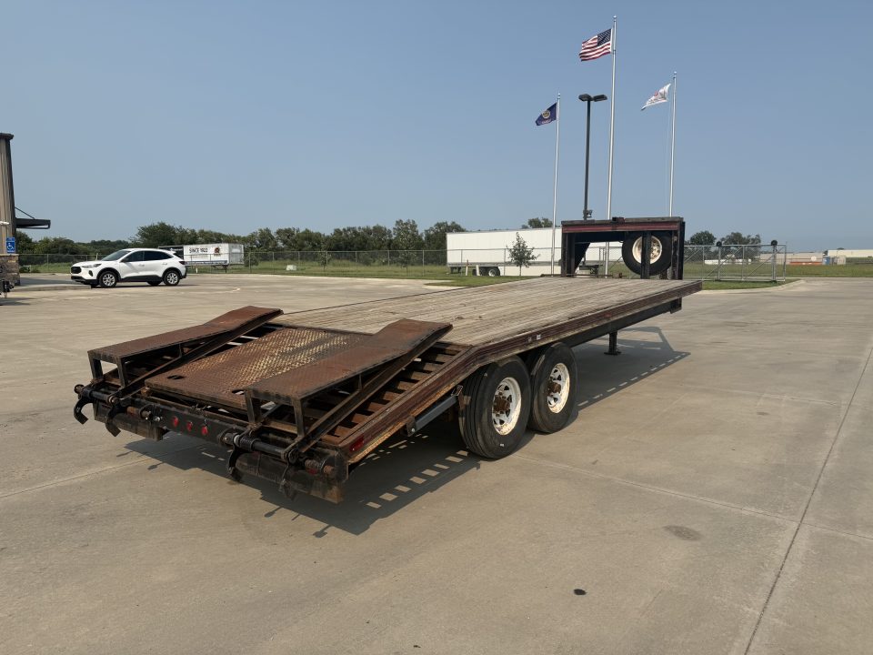 Used 1991 Travalong Gooseneck Flatbed Trailer
