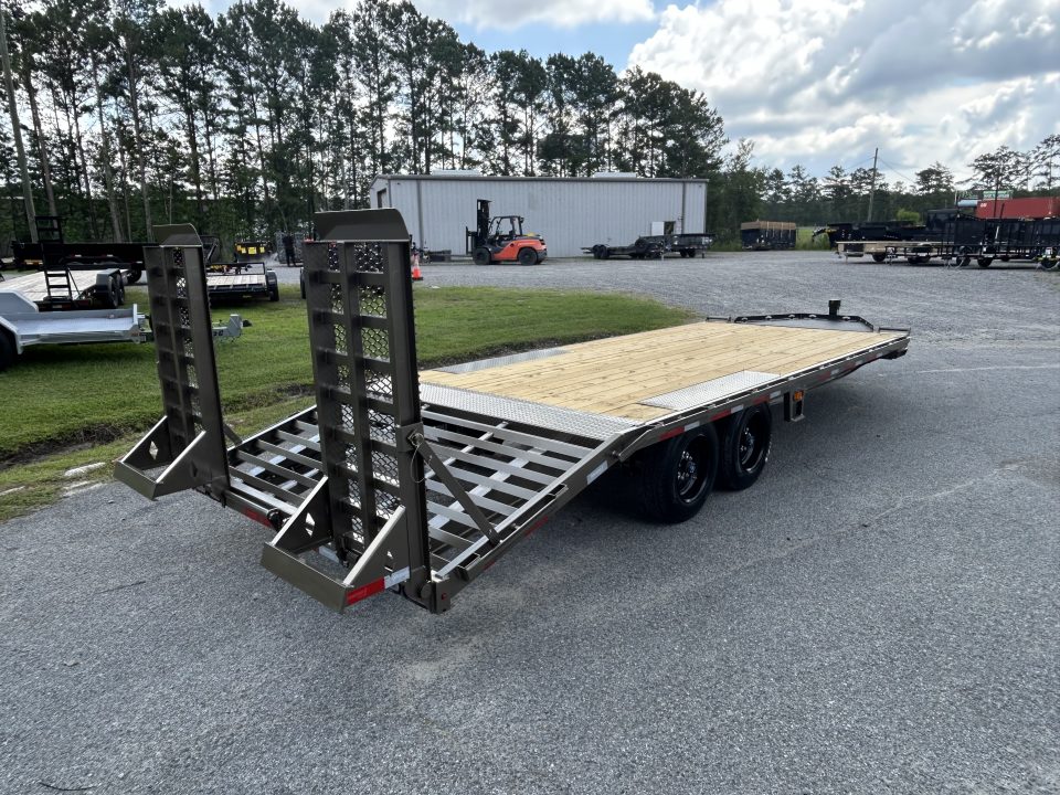 New 2026 Diamond C DEC208 Deckover Trailer, 8.5x22 (17ft Deck + 5ft Dovetail), 8K Axles, #13,570 Payload