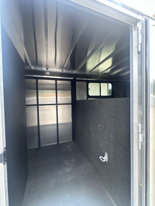 New 2026 Logan Coach Bullseye XL 3 Horse with Closet TacK
