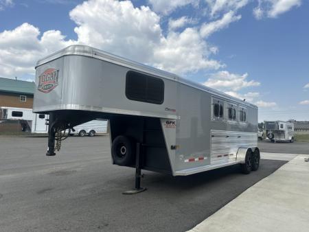 New 2026 Logan Coach Bullseye XL 3 Horse with Closet TacK