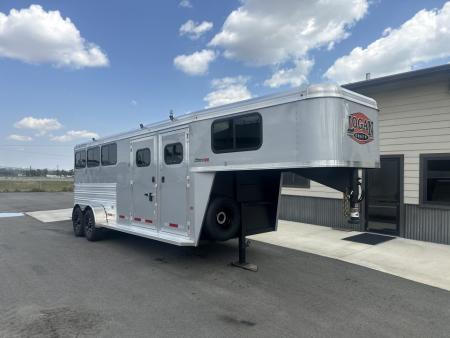 New 2026 Logan Coach Bullseye XL 3 Horse with Closet TacK