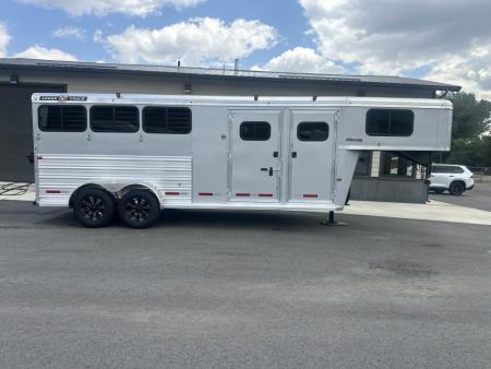 New 2026 Logan Coach Bullseye XL 3 Horse with Closet TacK