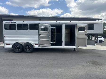 New 2026 Logan Coach Bullseye XL 3 Horse with Closet TacK