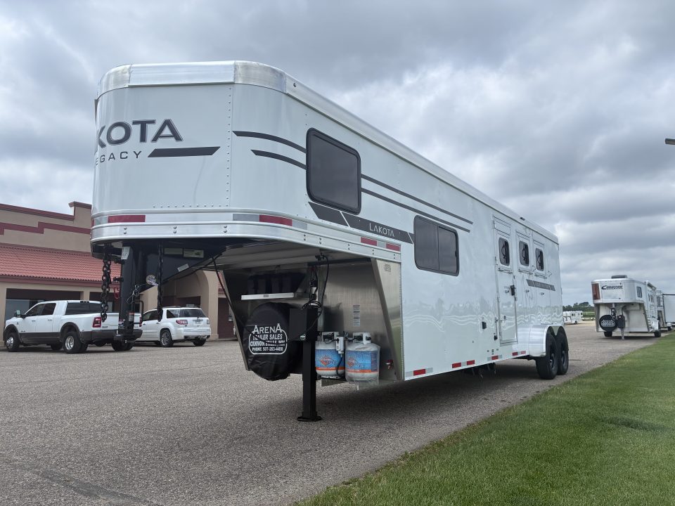 New 2027 Lakota 3H 9'LQ Horse Trailer