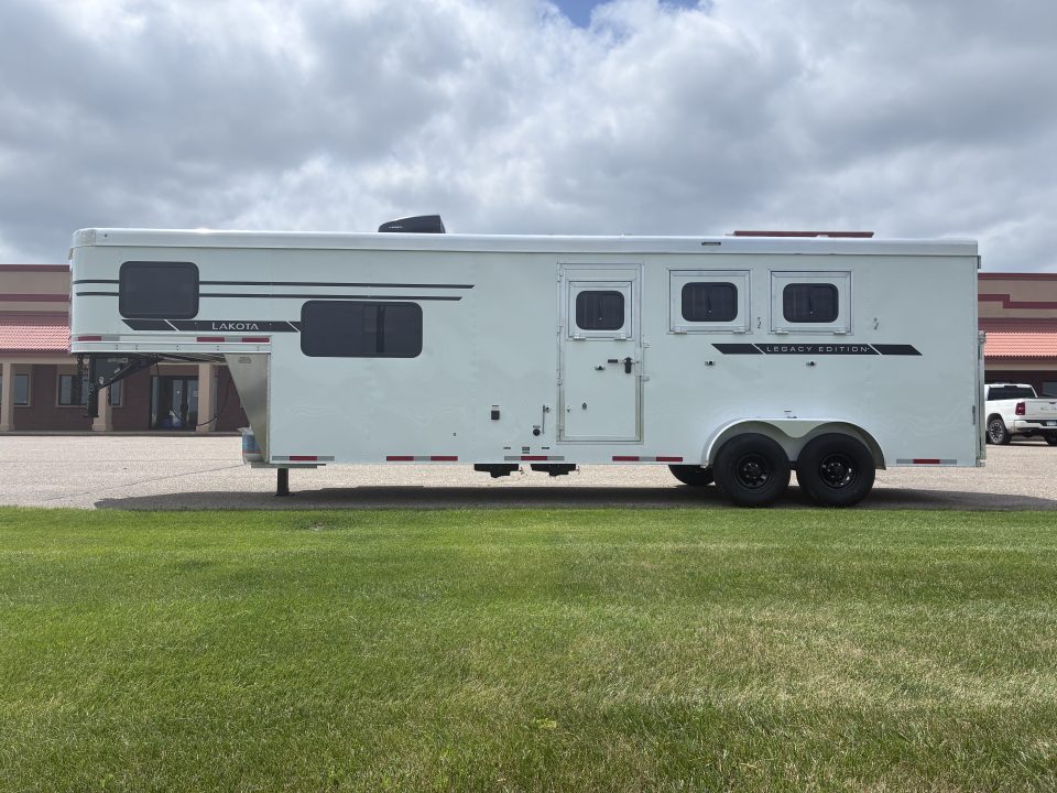 New 2027 Lakota 3H 9'LQ Horse Trailer