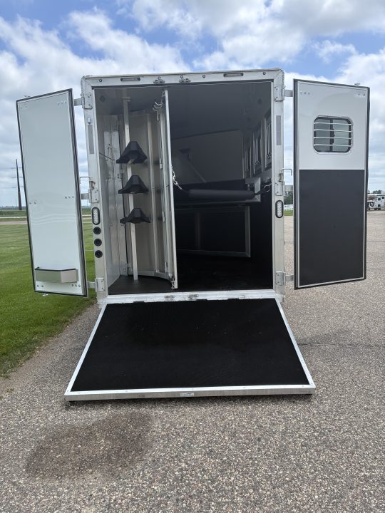 New 2027 Lakota 3H 9'LQ Horse Trailer