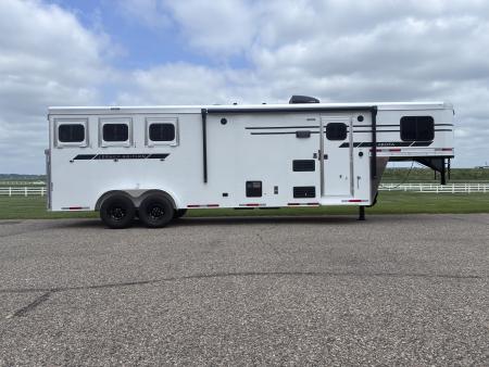 New 2027 Lakota 3H 9'LQ Horse Trailer