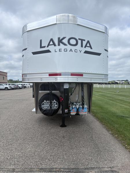 New 2027 Lakota 3H 9'LQ Horse Trailer