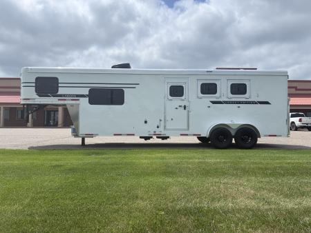 New 2027 Lakota 3H 9'LQ Horse Trailer