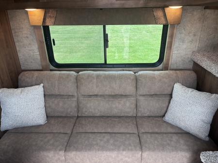 New 2027 Lakota 3H 9'LQ Horse Trailer