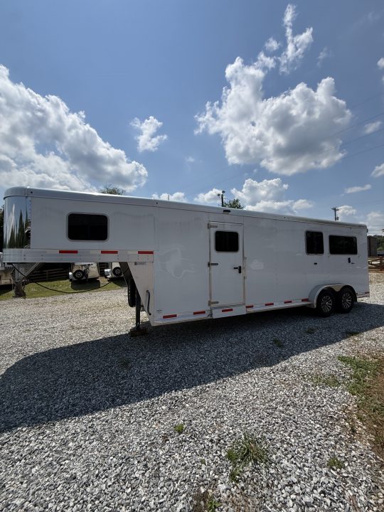 Consignment 2025 Exiss Trailers 2+1 Gooseneck Horse Trailer