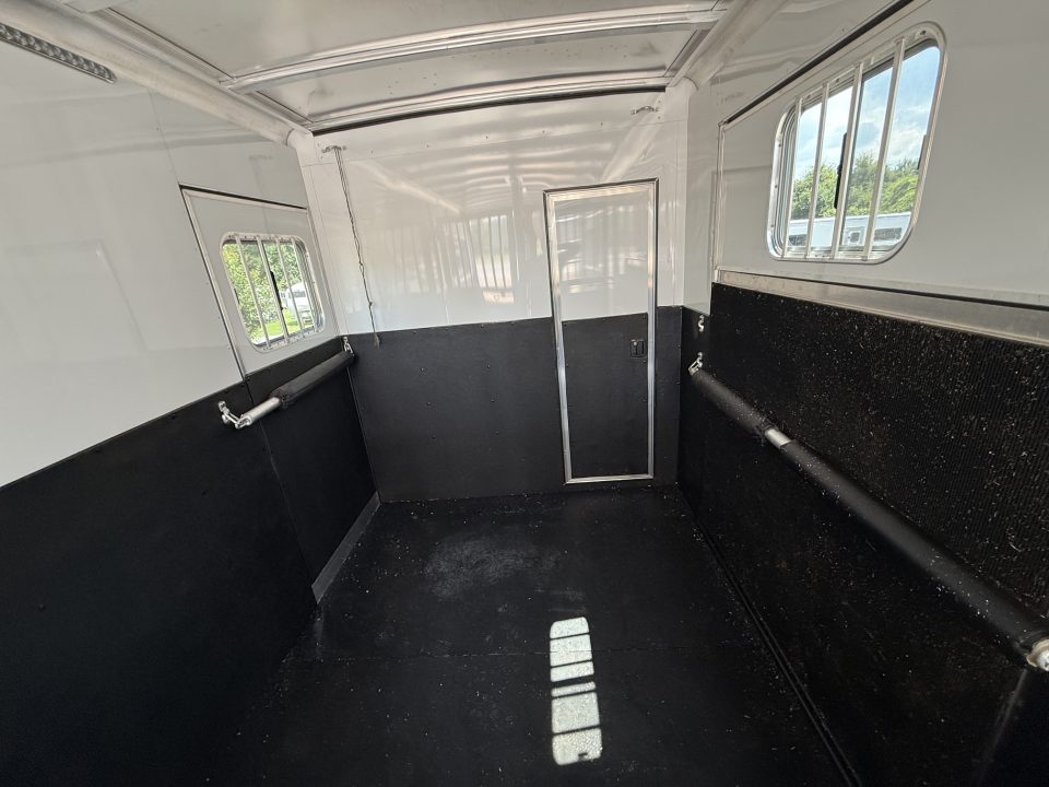 Consignment 2025 Exiss Trailers 2+1 Gooseneck Horse Trailer