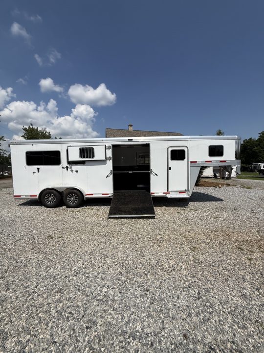 Consignment 2025 Exiss Trailers 2+1 Gooseneck Horse Trailer