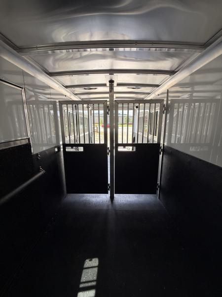 Consignment 2025 Exiss Trailers 2+1 Gooseneck Horse Trailer